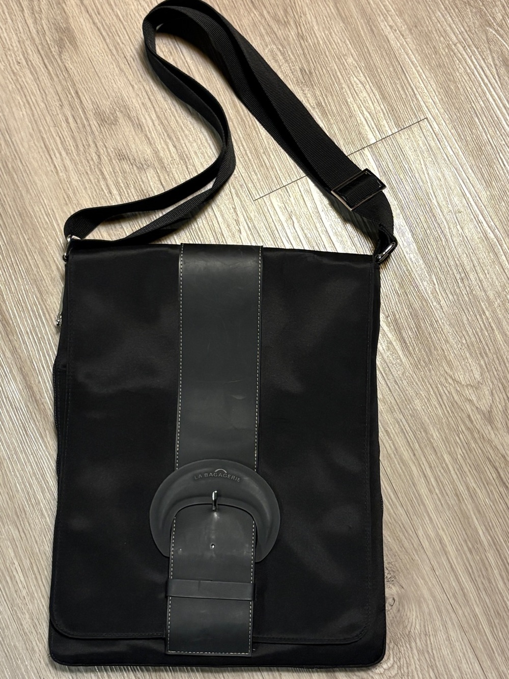 La Bagagetie Black Crossbody Messenger Tote Bag